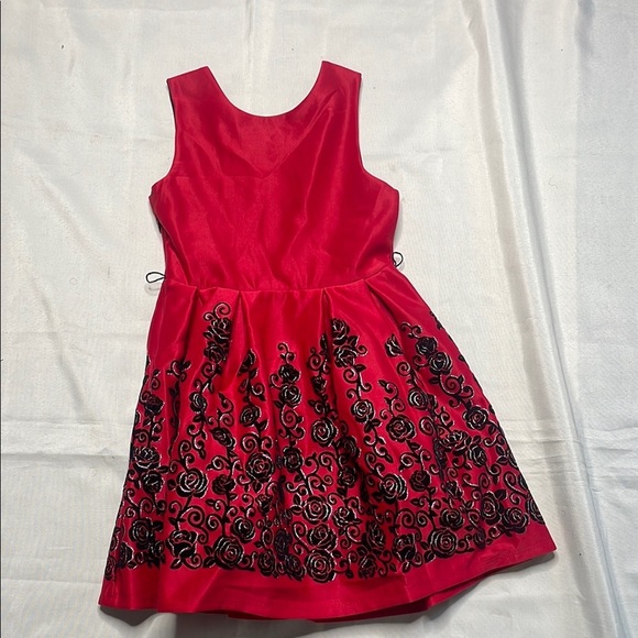 BEAUTEES Red Kids Dress with Black Floral Design - Picture 10 of 10